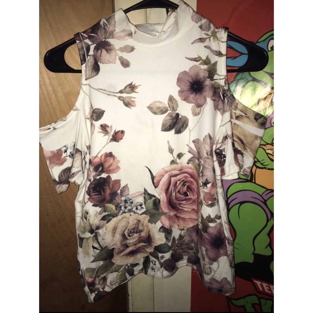Open shoulder top